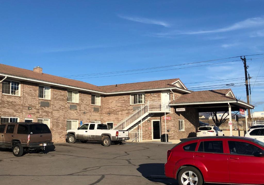 Sunset Hotel | Ameri-Stay Inn & Suites