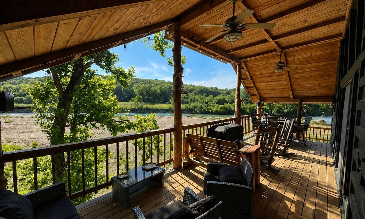 Dora House | Riverfront+Jacuzzi+Fireplace+6Bed+3Bath