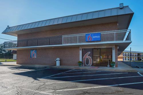 Perry Hotel | Studio 6 Suites Perry, GA