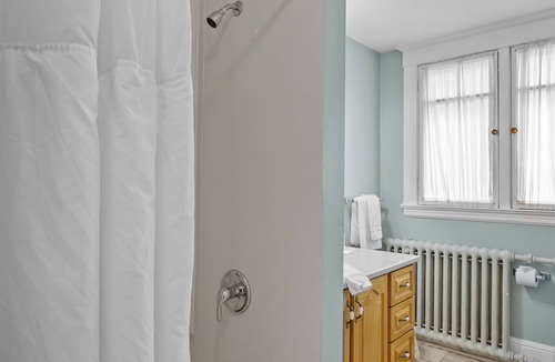 Waterford Valley Apartment | Chic Midstream Studio WiFi Parking