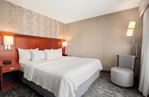 Springfield Hotel | Courtyard by Marriott Springfield