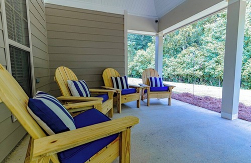 Gunter Afs House | Elegant 4BR Retreat | East Montgomery + King Beds