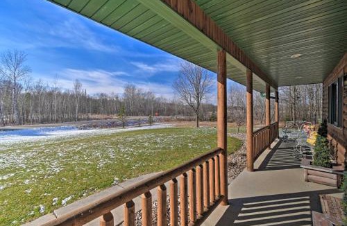 Gresham House | Family-Friendly Gresham Getaway w/Game Room!
