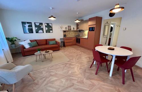 Pecs Apartment | HungiLak