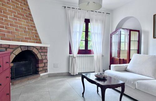 La Muddizza House | Iris House