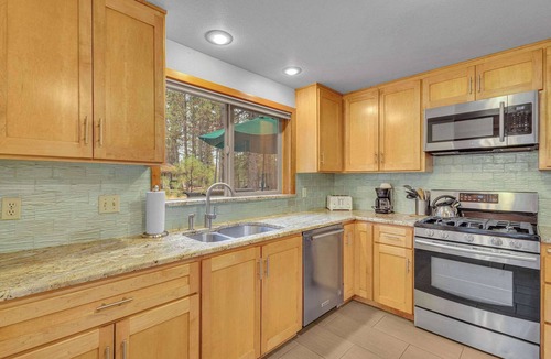 Overlook Park House | Recently updated, great location, private hot tub!