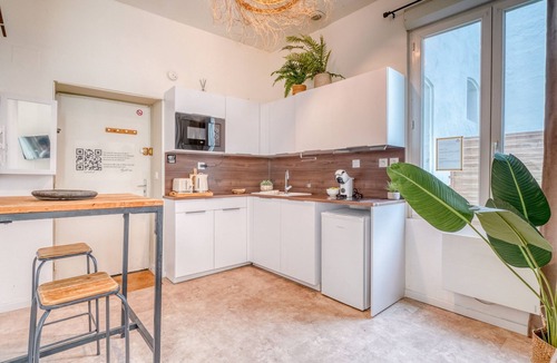 Libourne Apartment | Studio Balinais - Studio Apartment, Sleeps 2