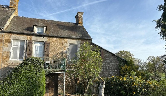 11 Steps Rustic Charming Flat in Normandy