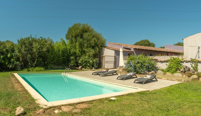 Beautiful private villa with A/C, WIFI, private pool, TV, patio, pets allowed and panoramic view