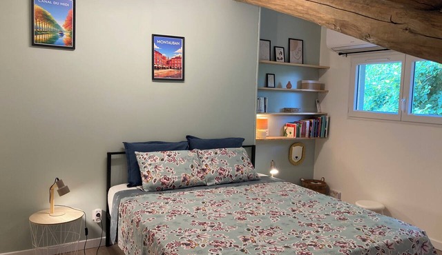 Charming Accommodations in Downtown Montech