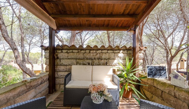 Charming "Villa Viola" close to the Beach with Sea View, Terrace & Garden