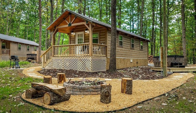 Cozy Woodland Cabin Escape for Families, Friends & Retreats in Mentone, Alabama