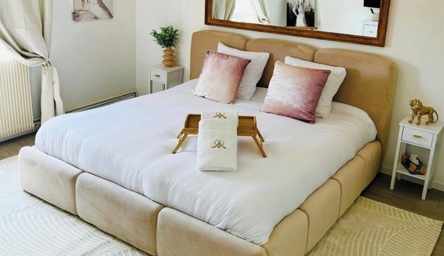 Modern, comfortable 2-bedroom gîte with whirlpool bath & sauna