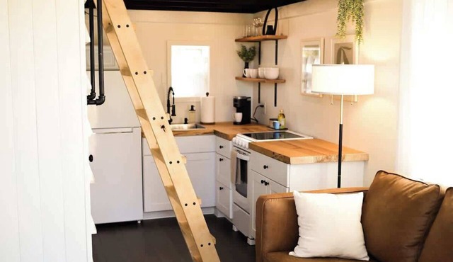 Tiny Home on Davis - Walk to Downtown - 1mi to UCA